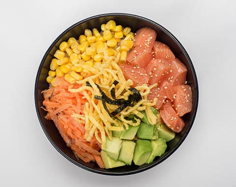 Poke de salmón fresco